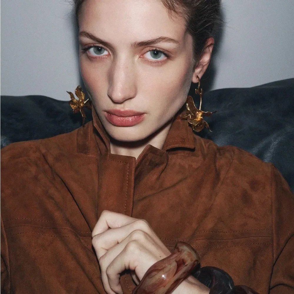 Zara Gold Textured Flower & Stem Earrings NWT